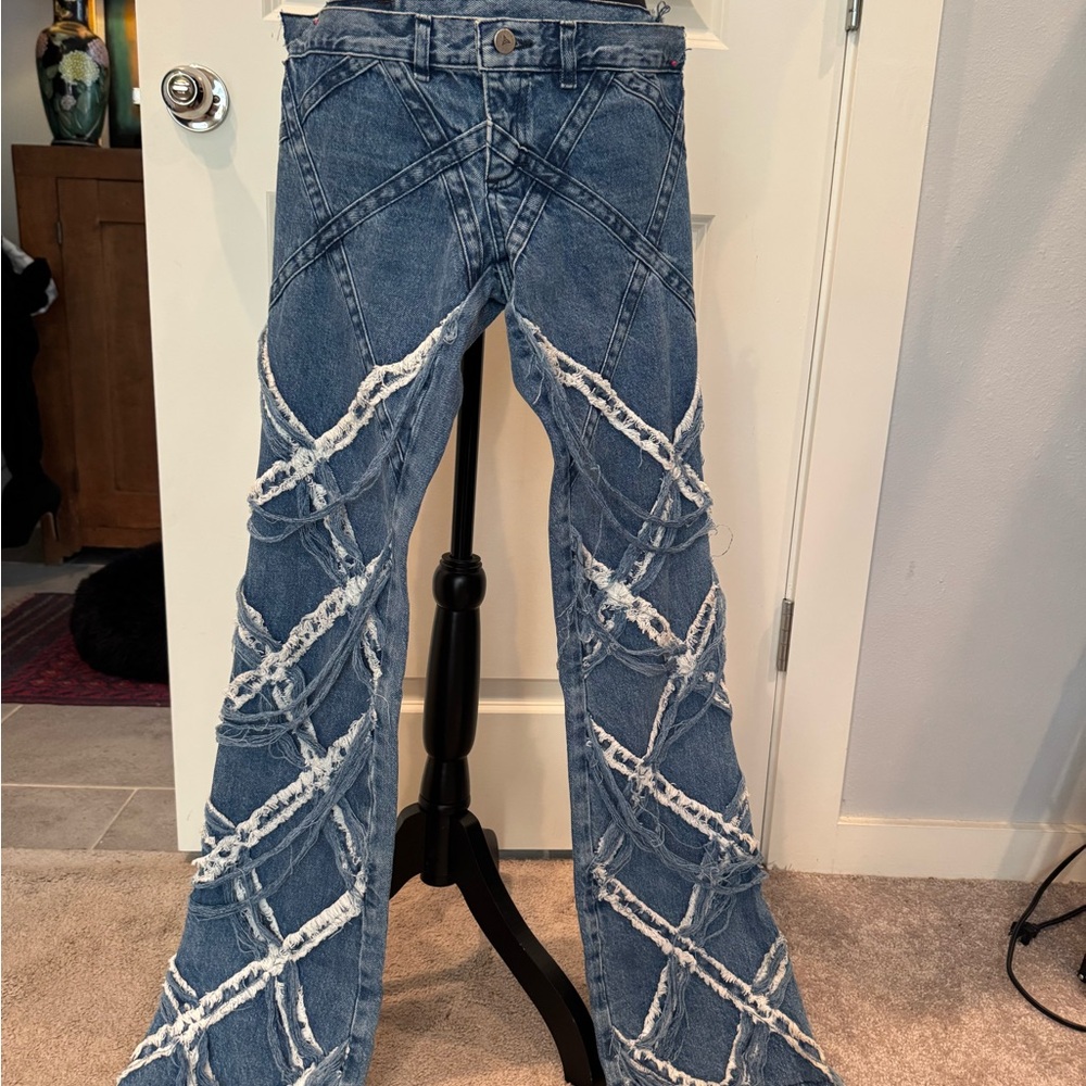 Stylish Blue Distressed Women Jeans